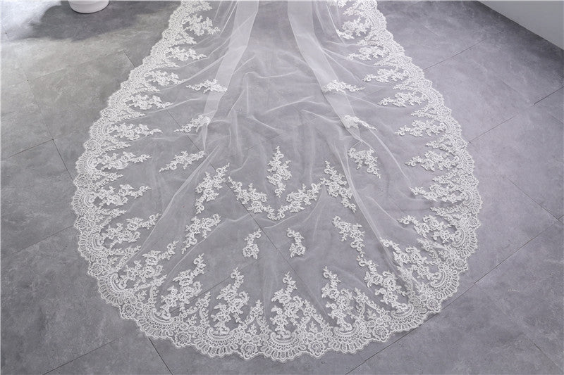 Voile de Mariée en Dentelle à Un Niveau avec Appliques