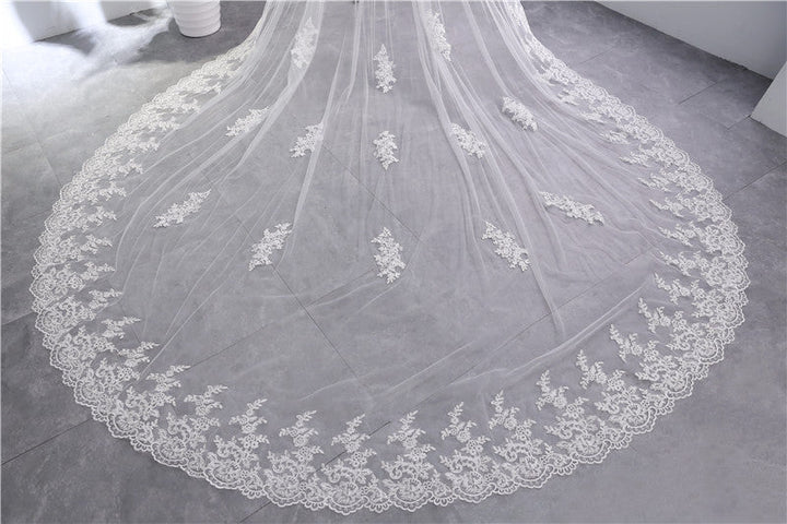 Voile de Mariée en Dentelle Ultra Large à Deux Niveaux avec Appliques