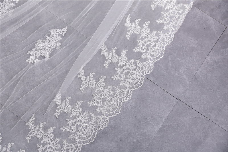 Voile de Mariée en Dentelle Ultra Large à Deux Niveaux avec Appliques