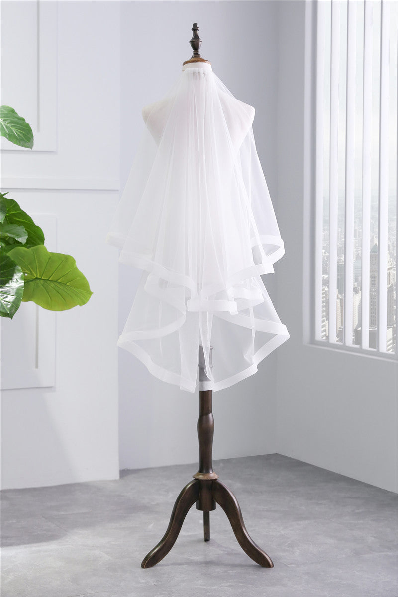 Voile de Mariée Classique en Dentelle à Un Niveau avec Tulle Uni