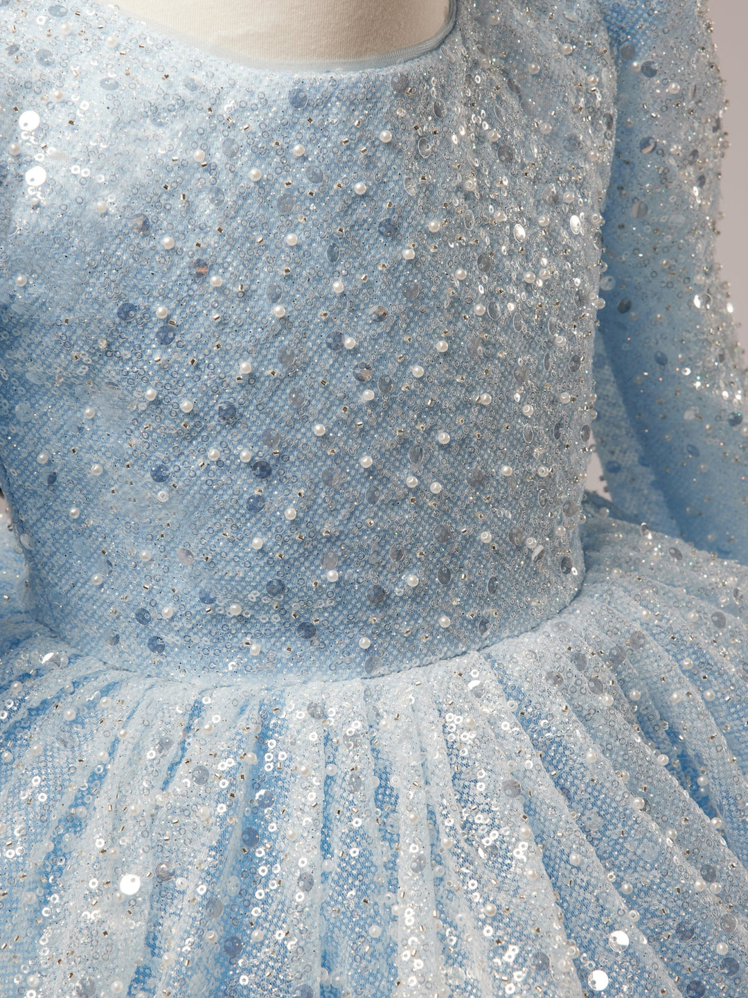 Robe Bleue en Tulle Jusqu'Aux Genoux