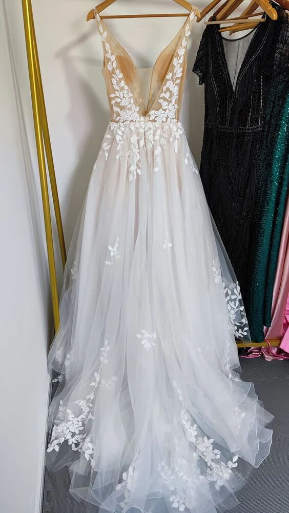 Robe de Mariée en Dentelle Coupe A-Line/Princesse, Col en V, Longueur Au Sol