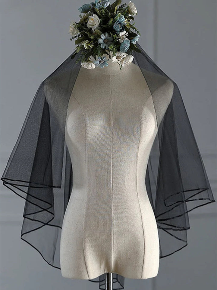 Voiles de Mariée en Dentelle à Deux Niveaux Voiles Coudés avec Bord en Ruban