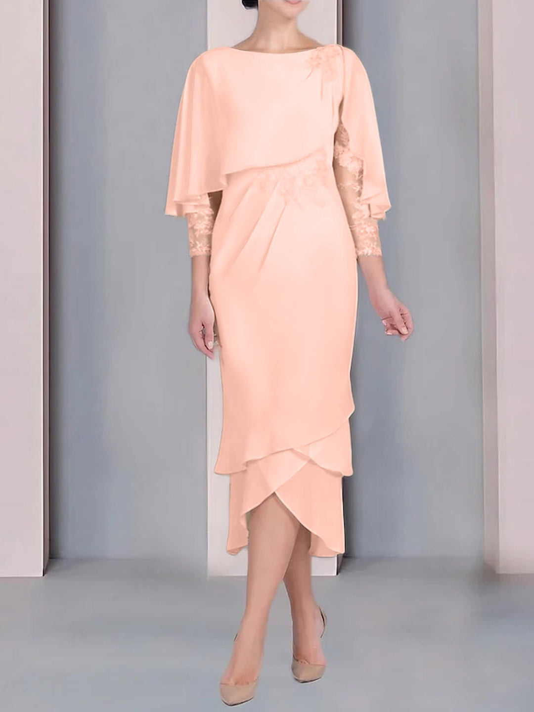 Robe de Mère de la Mariée Fourreau/Colonne à Manches Courtes et Longueur Thé avec Appliques et Dentelle