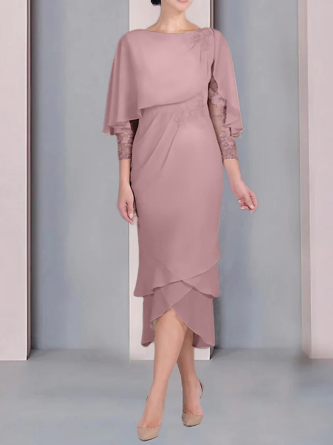 Robe de Mère de la Mariée Fourreau/Colonne à Manches Courtes et Longueur Thé avec Appliques et Dentelle