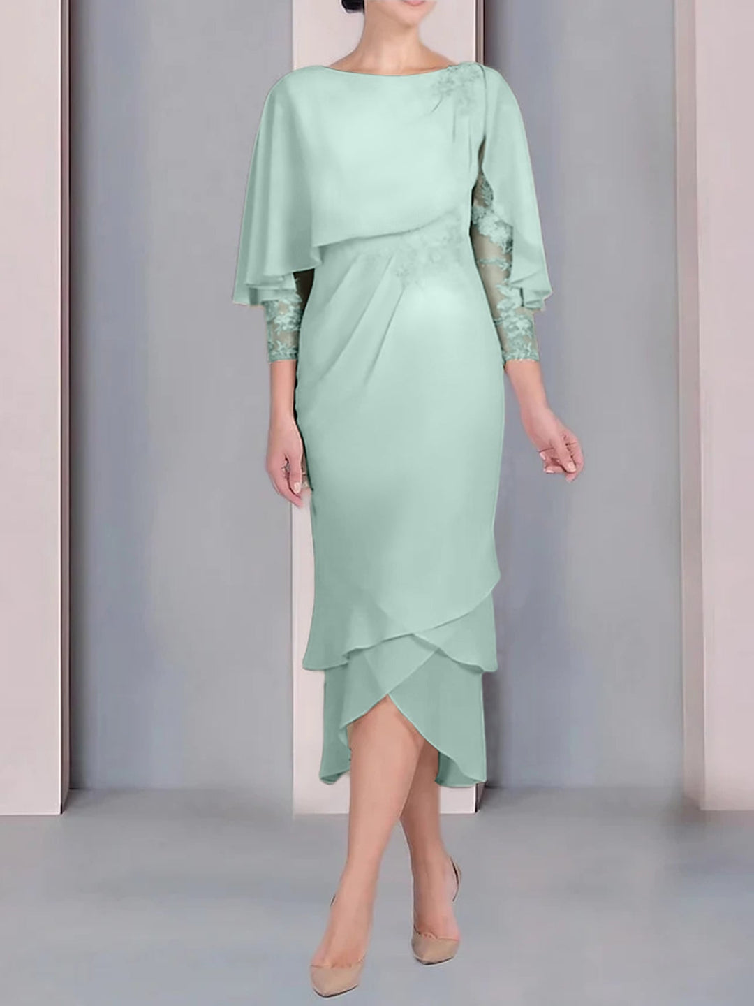 Robe de Mère de la Mariée Fourreau/Colonne à Manches Courtes et Longueur Thé avec Appliques et Dentelle