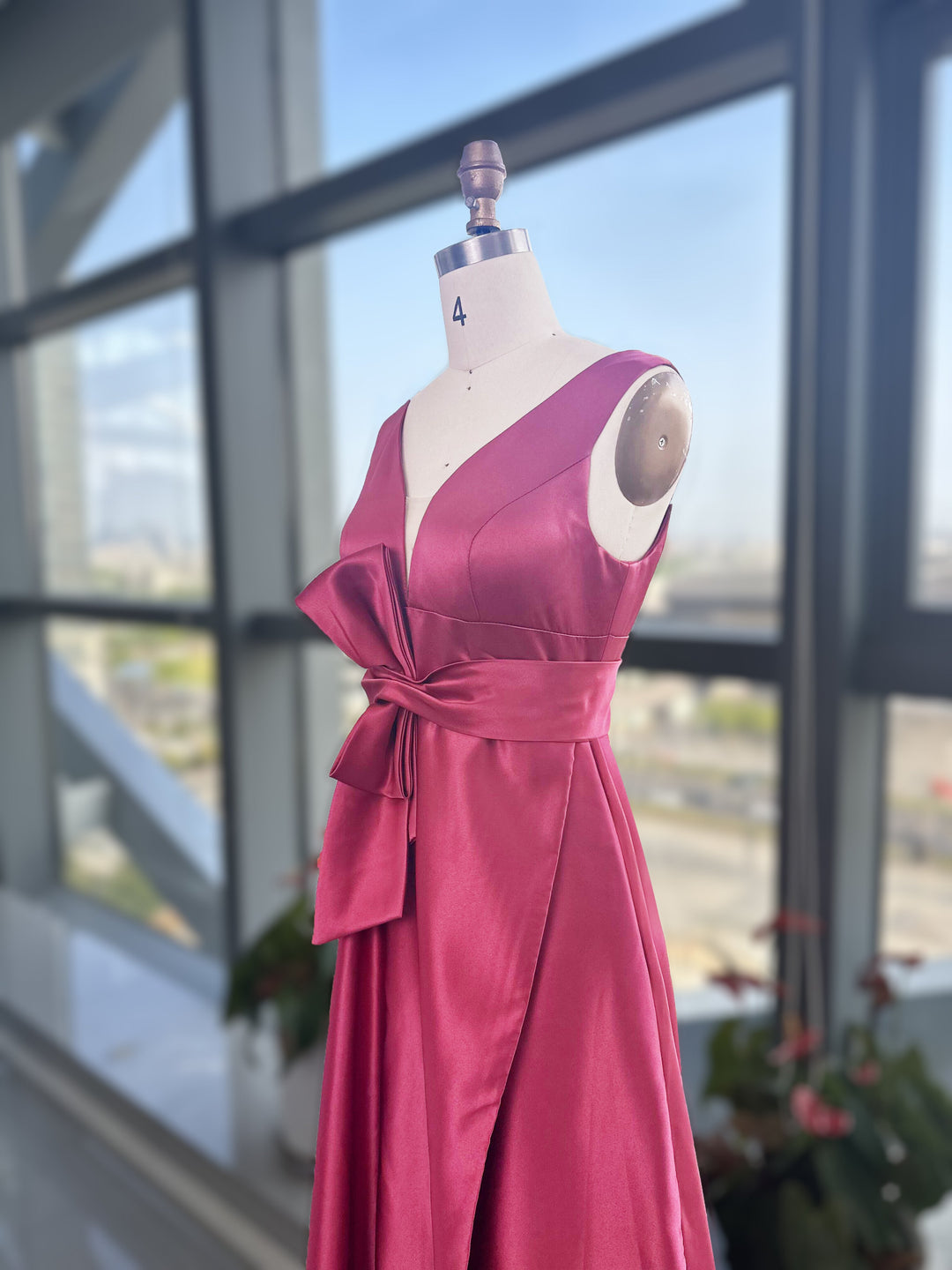 Robe de Mère de la Mariée Coupe A-Line/Princess à Col en V Sans Manches avec Fente Sur le Côté