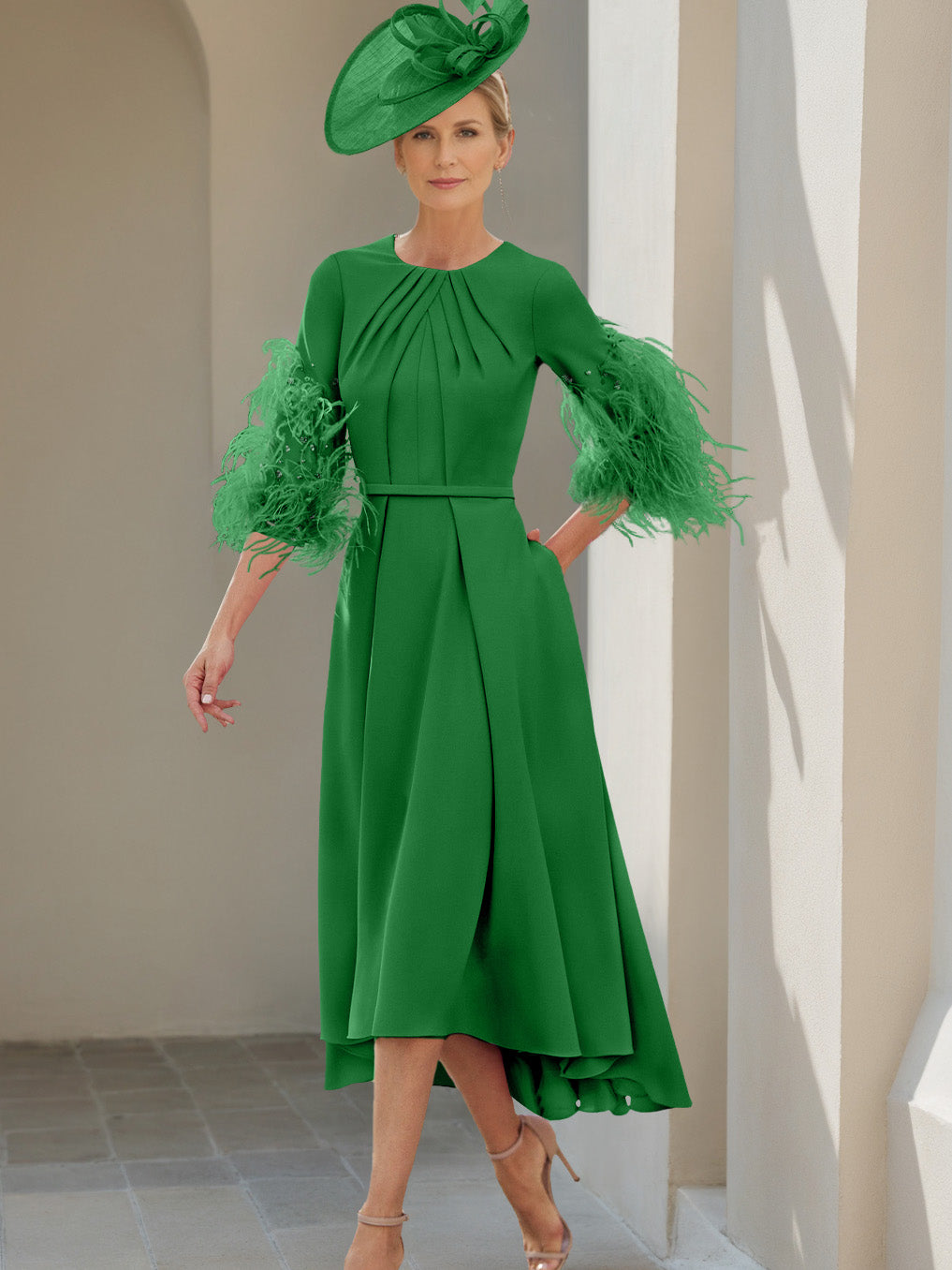 Ligne A/Princesse Scoop Demi-manches Longueur de Thé Robes Mère de La Mariée avec Feathers