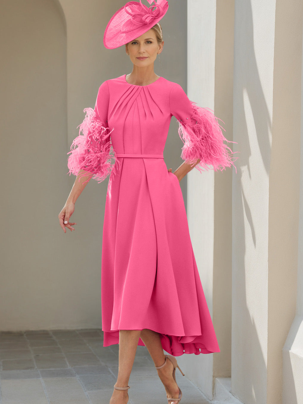 Ligne A/Princesse Scoop Demi-manches Longueur de Thé Robes Mère de La Mariée avec Feathers