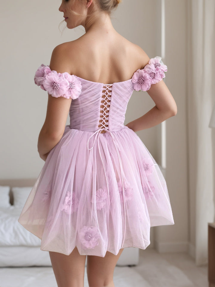 Robe de Soirée Courte/Mini, Coupe Trapèze/Princesse, Décolleté en Cœur, Bretelles Dénudées, Manches Courtes/Mini, Robe de Cocktail, de Bal, avec Fleurs et Plis Faits à la Main