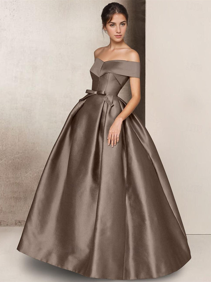 Robe de Mère de la Mariée Coupe A-Line Sans Bretelles, Manches Courtes, Longueur Au Sol, en Satin avec Nœud(S)