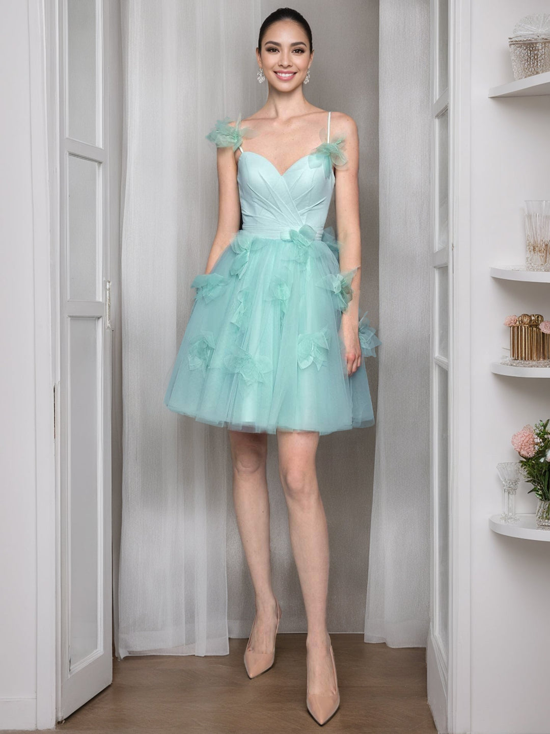 Robe de Cocktail Courte Sans Manches à Décolleté en Cœur et Coupe Princesse avec Applications Florales