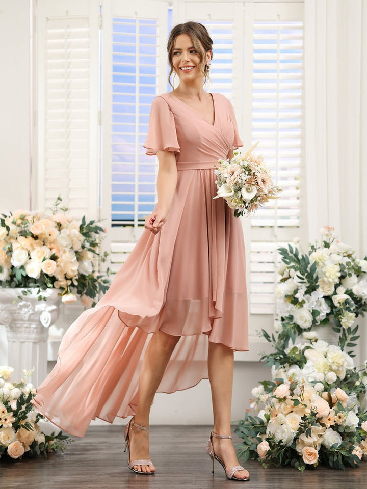 Ligne A/Princesse Col en V Manches Courtes Asymétrique Mousseline Robes de Demoiselle d'Honneur avec Ruché