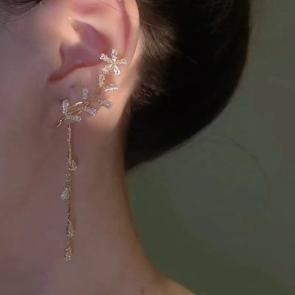 Manchette D'Oreille Classique avec Strass et Pompons