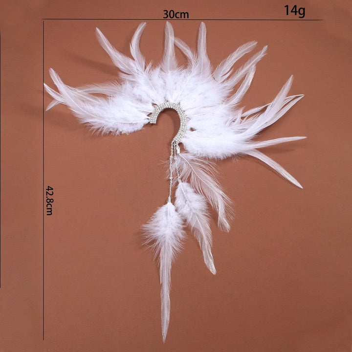 Boucles D'Oreilles Gothiques à Pampilles en Strass et Plumes Blanches