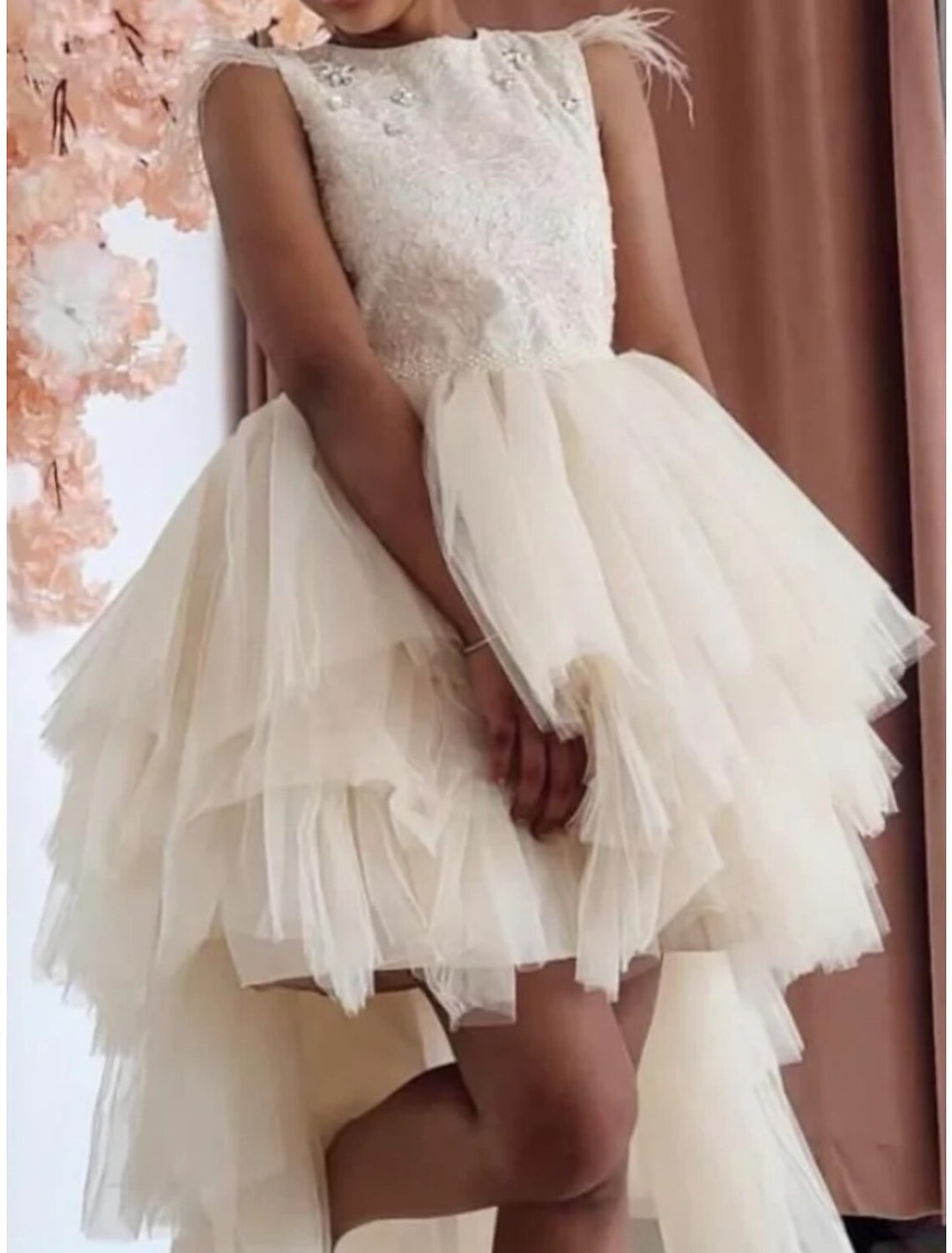 Robes de Demoiselle D'Honneur Asymétriques Coupe A-Line/Princess avec Perles et Plumes