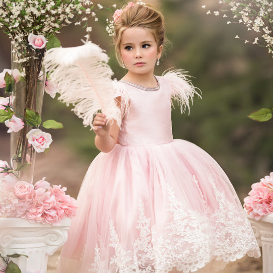 Robe de Bal Asymétrique à Col Haut et à Volants pour Fille avec Appliques et Plumes