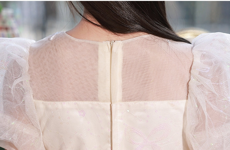 Robe de Demoiselle D'Honneur en Dentelle à Manches Courtes et Longueur Genou, Coupe A-Line/Princess, avec Appliques