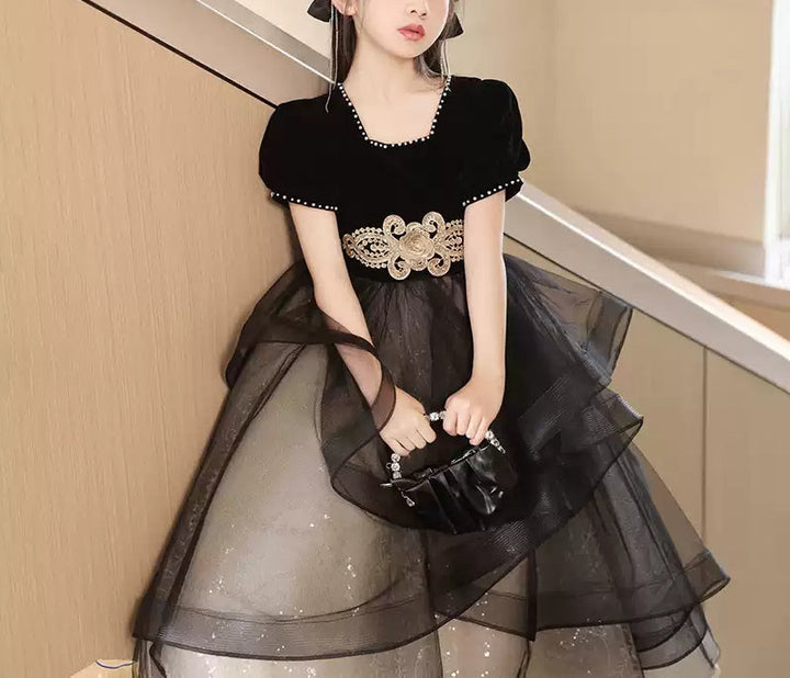 Robe de Soirée pour Fille à Col Carré et Manches Courtes avec Perles et Ceinture en Strass