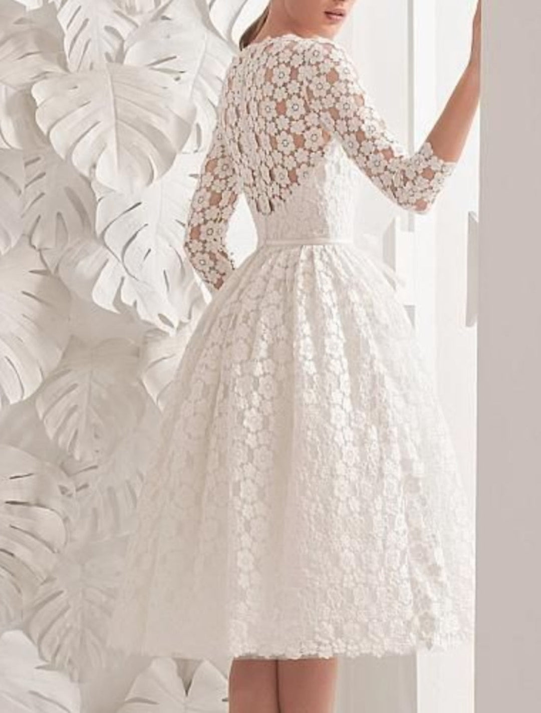Robe de Mariée en Dentelle Coupe A-Line/Princess, Longueur Genou, Décolleté en V