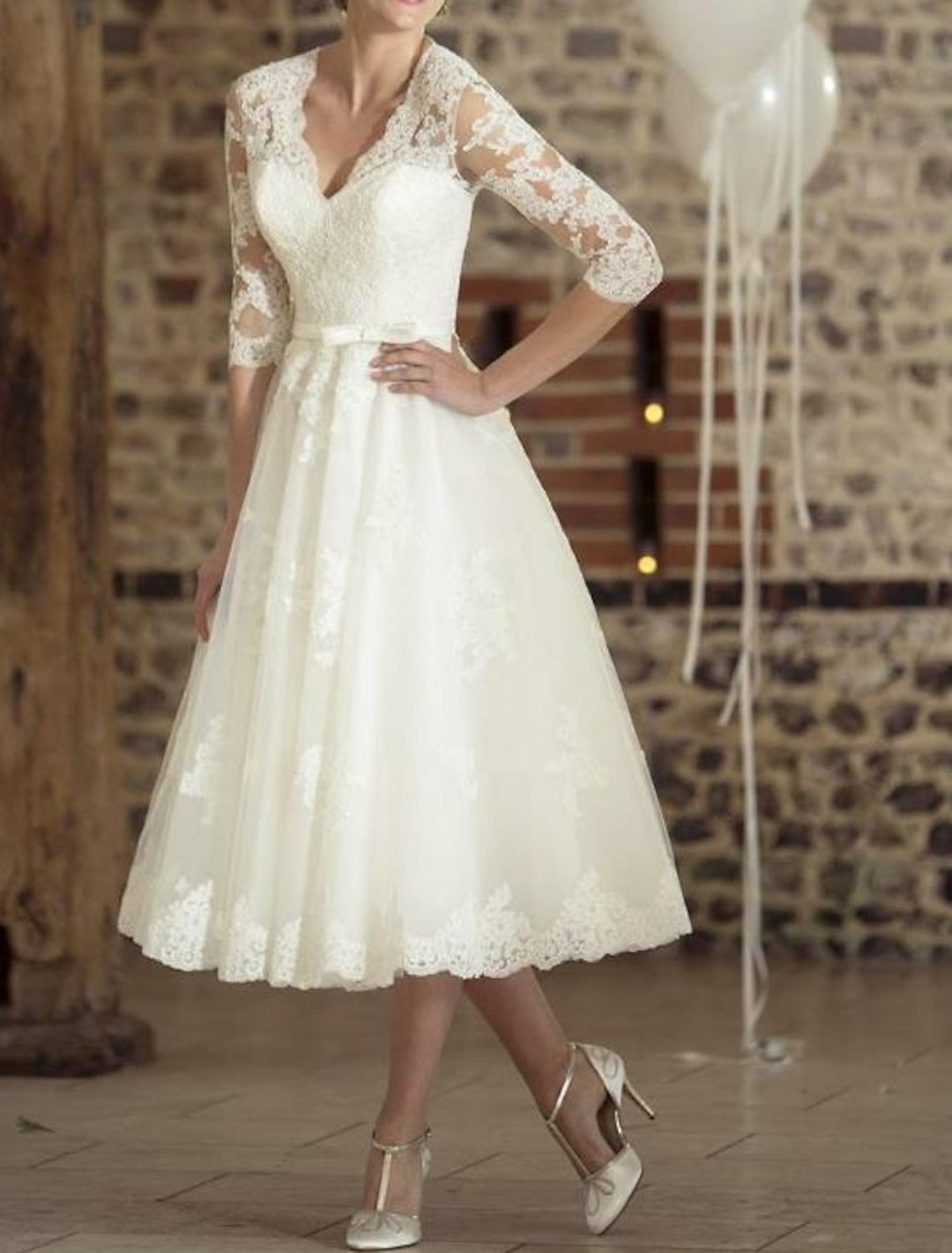 Robe de Mariée en Dentelle Coupe A-Line/Princess à Col en V et Longueur Thé