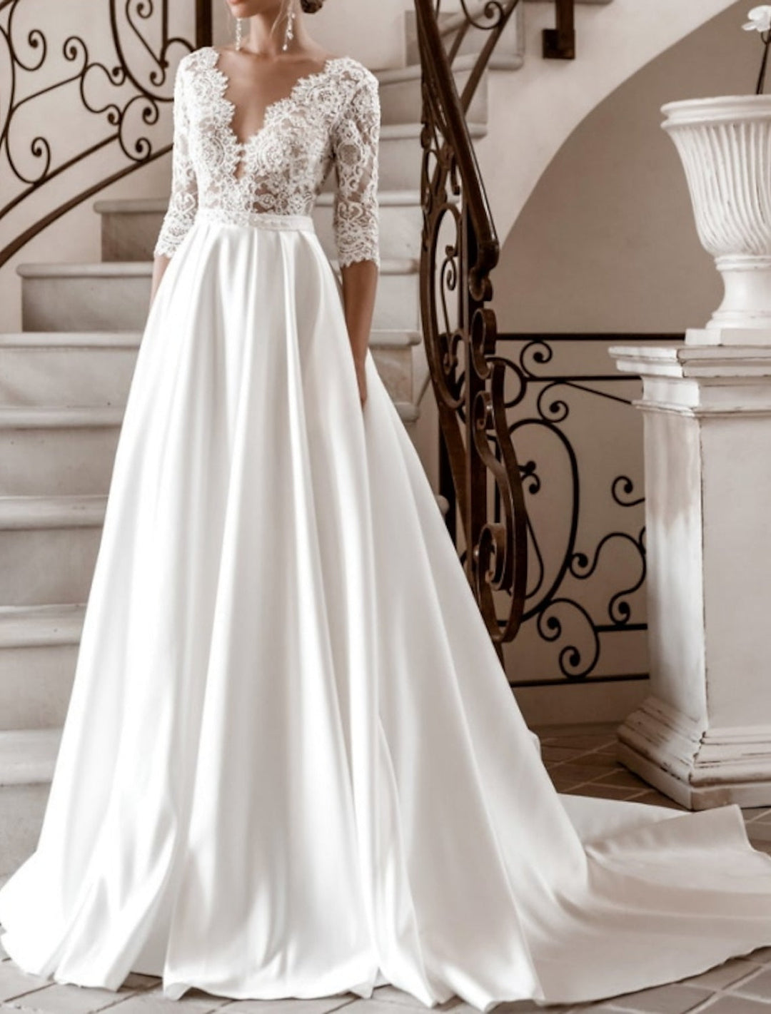 Robe de Mariée en Dentelle Coupe A-Line/Princesse, Col en V, Longueur Au Sol
