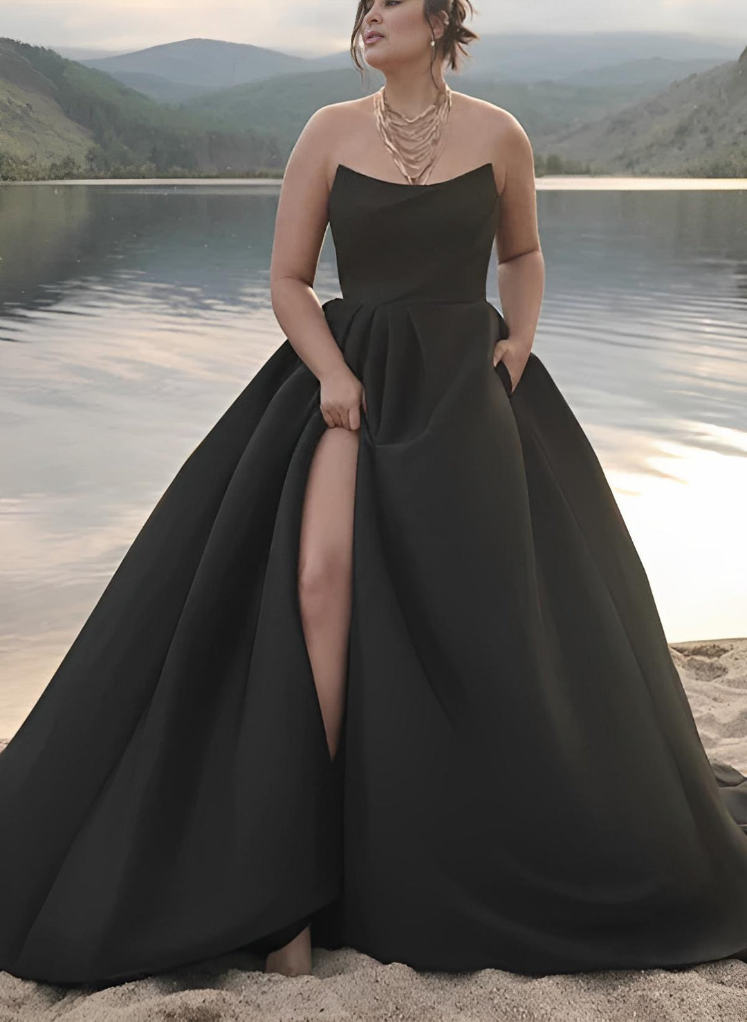 Robe de Mariée Grande Taille Sans Bretelles, Coupe A-Line/Princess, avec Fente Sur le Côté