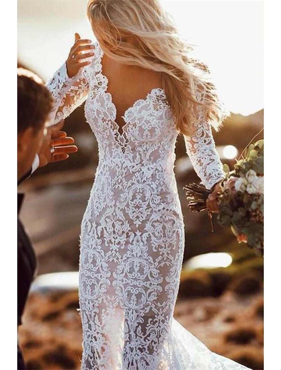 Robe de Mariée Sirène/Trompette à Col en V et Manches Longues avec Traîne et Appliques