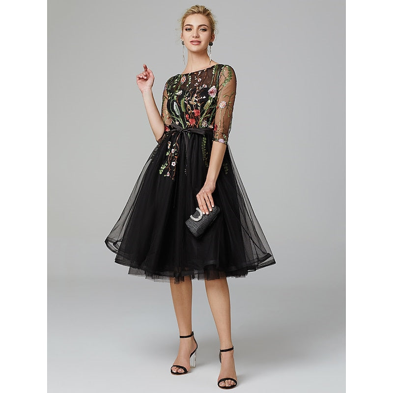 Robe de Mariée Trapèze/Princesse à Col Illusion et Manches Courtes, Longueur Genou, avec Appliques Brodées