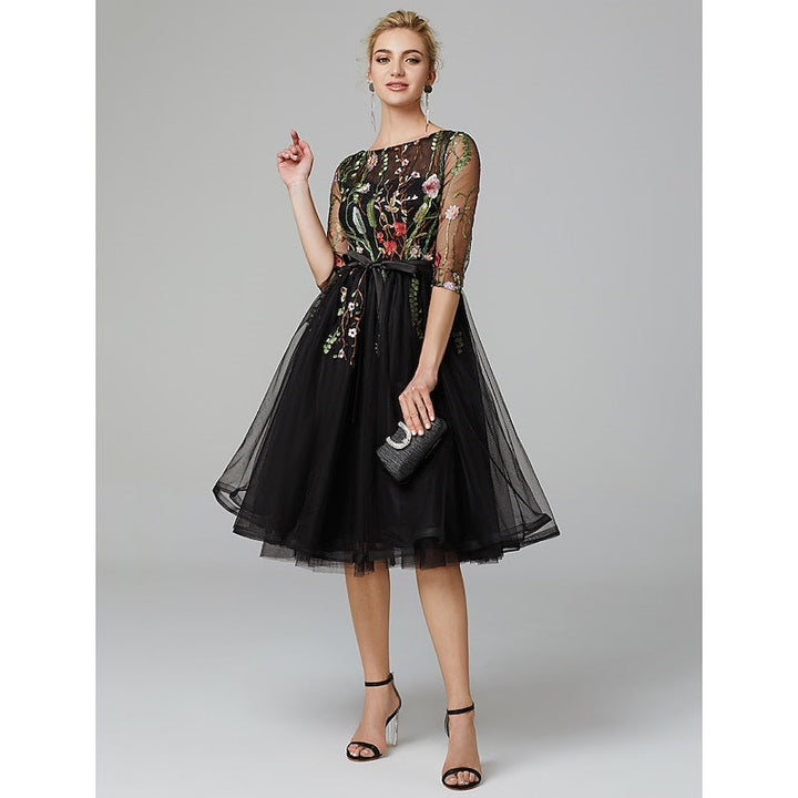 Robe de Mariée Trapèze/Princesse à Col Illusion et Manches Courtes, Longueur Genou, avec Appliques Brodées