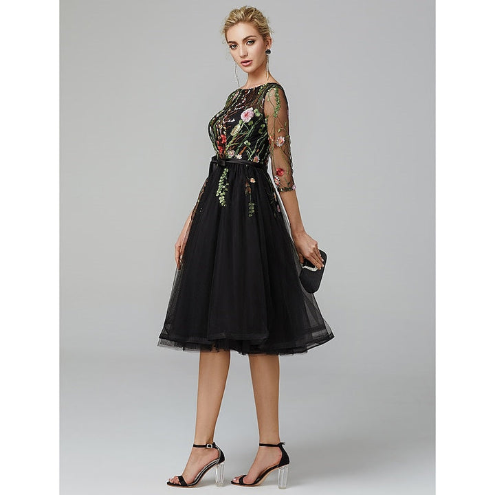 Robe de Mariée Trapèze/Princesse à Col Illusion et Manches Courtes, Longueur Genou, avec Appliques Brodées