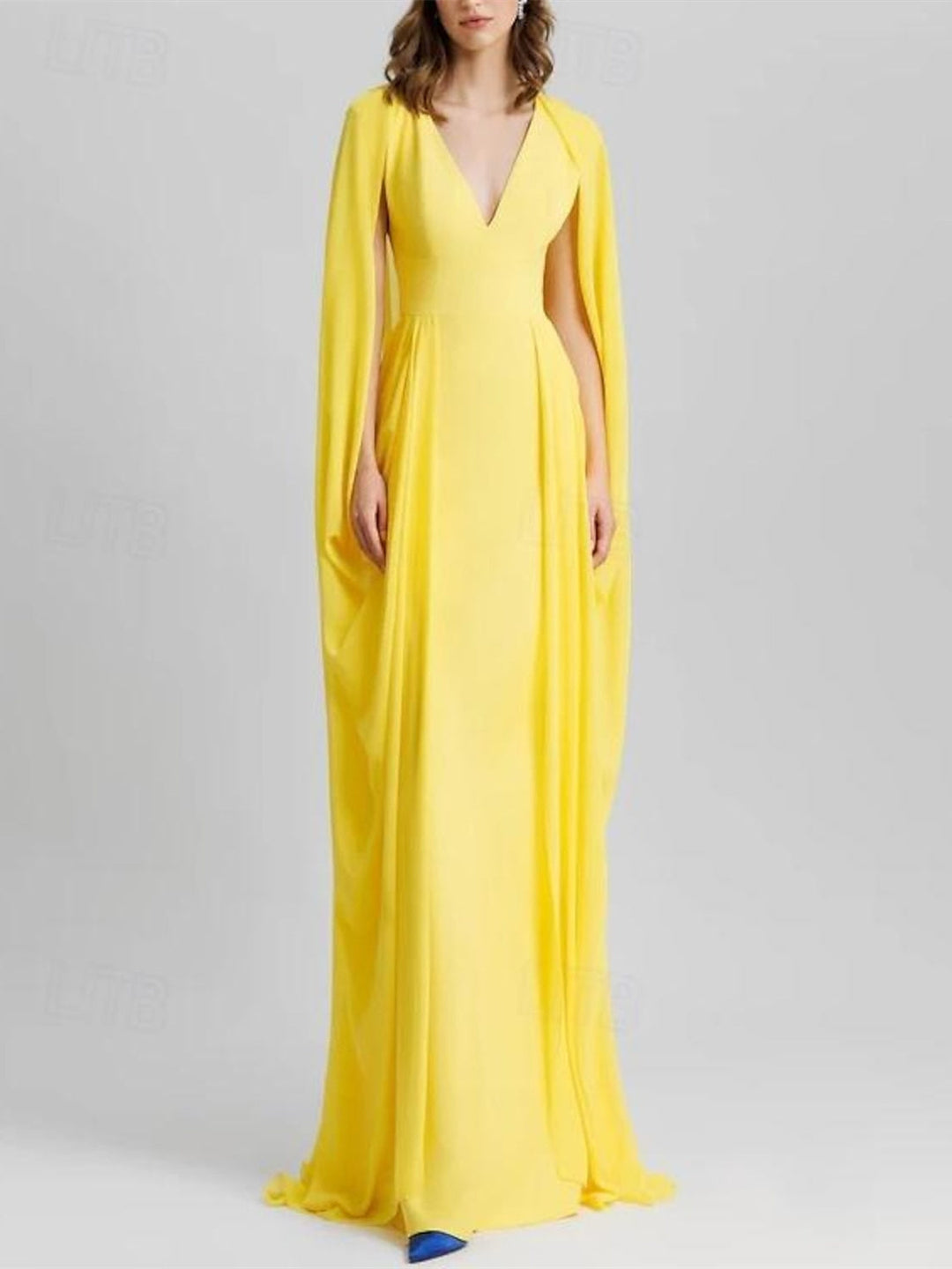 Robe D'Invitée de Mariage Fourreau/Colonne Longueur Au Sol Sans Manches Col en V en Mousseline Extensible avec Châle