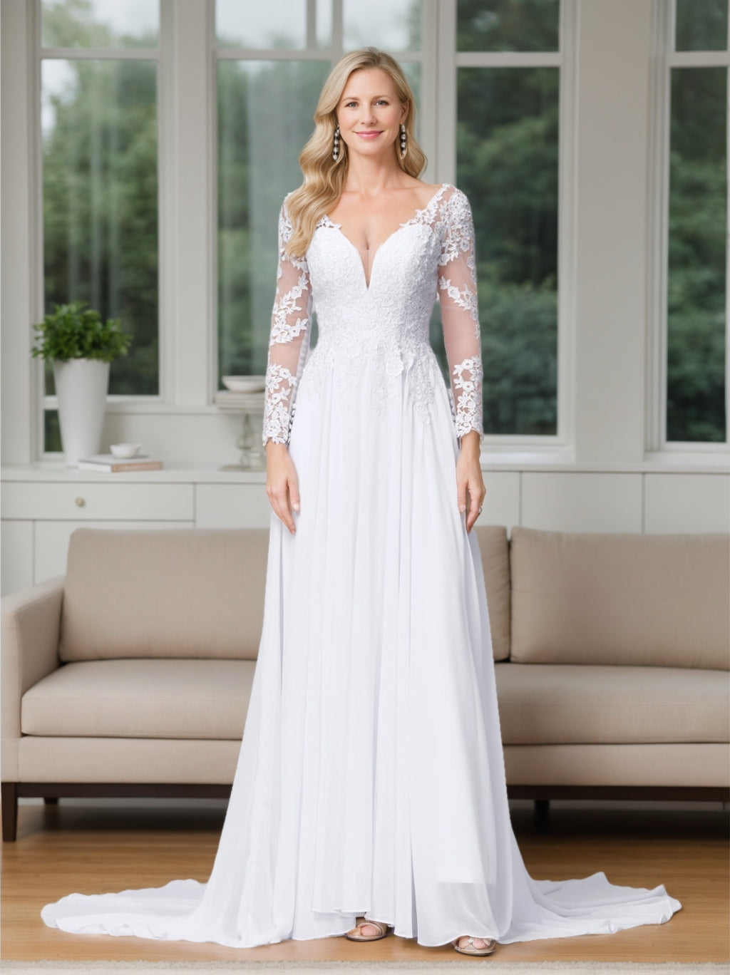 Robe de Mariée Trapèze/Princesse à Col en V et Manches Longues avec Appliques