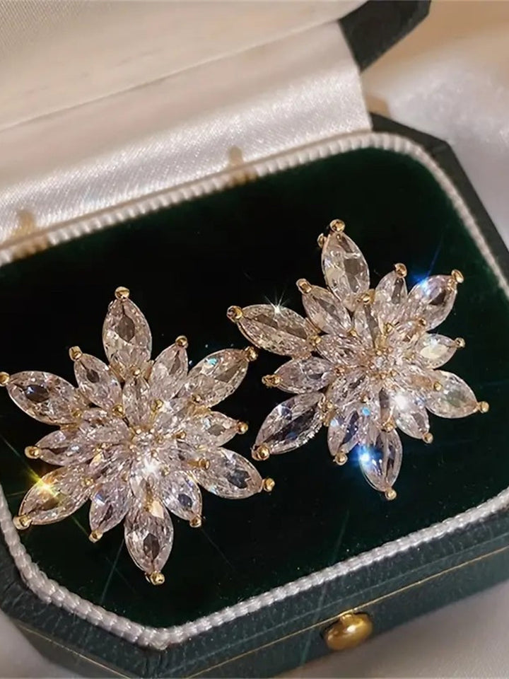 Boucles D'Oreilles à Tige pour Femme en Forme de Fleur Classique pour Mariage, Travail, Quotidien