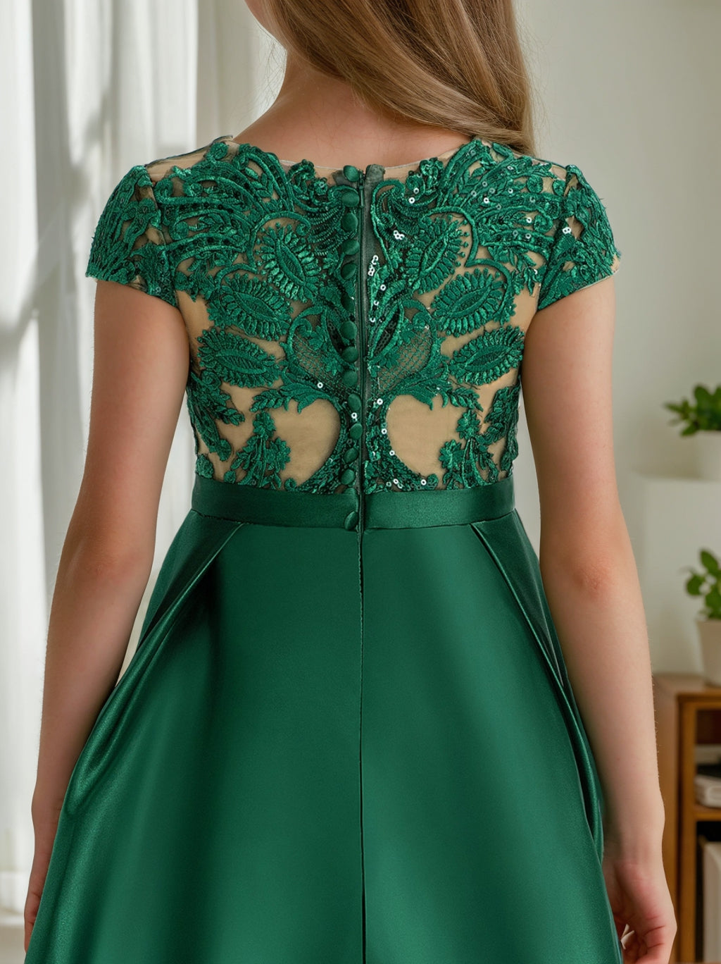 Robes de Demoiselle D'Honneur Junior en Dentelle à Manches Courtes de Forme A-Line/Princess avec Appliques