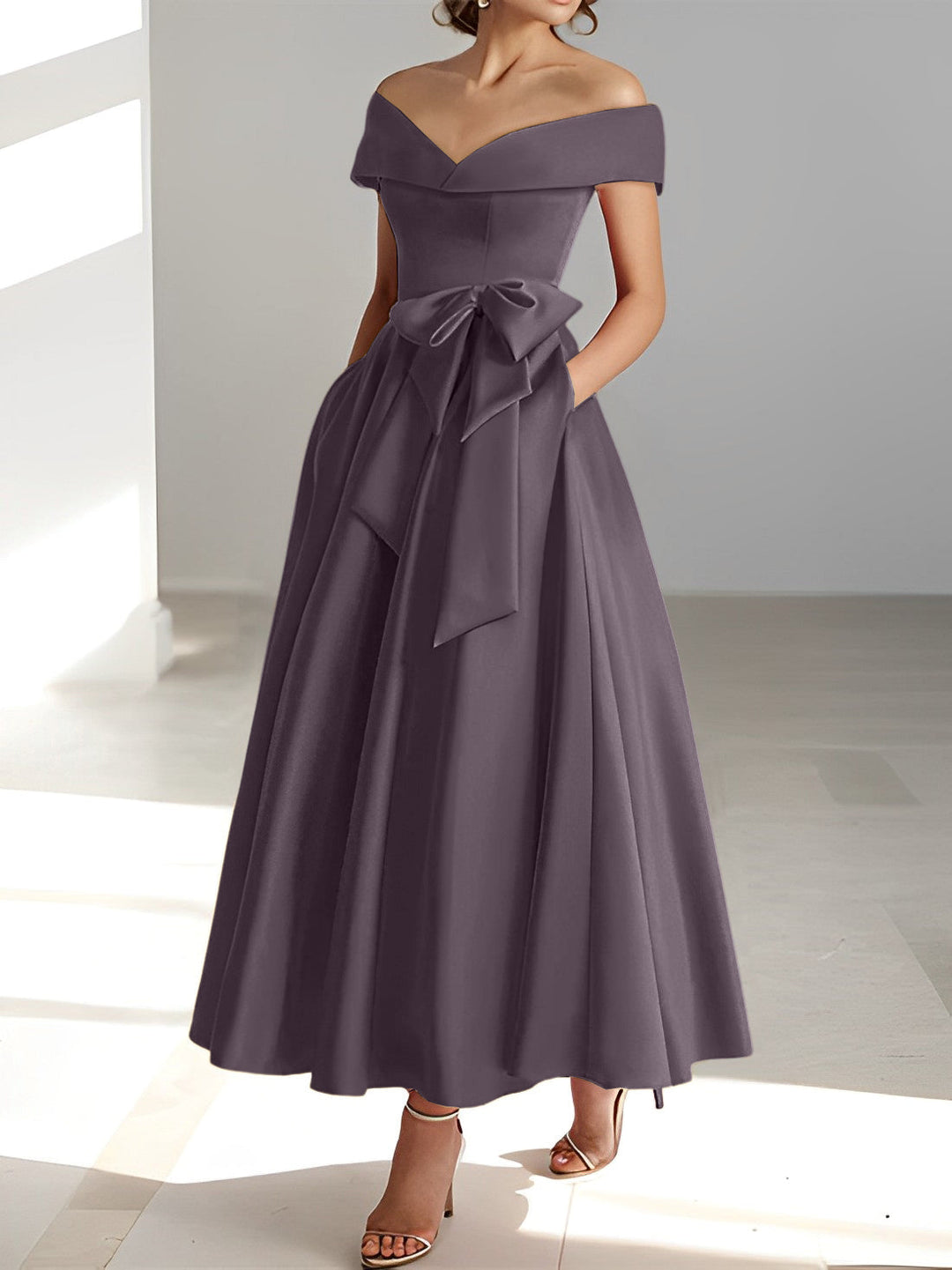 Robe de Mère de la Mariée A-Line/Princess à Épaules Dénudées Sans Manches et Longueur Cheville avec Poches
