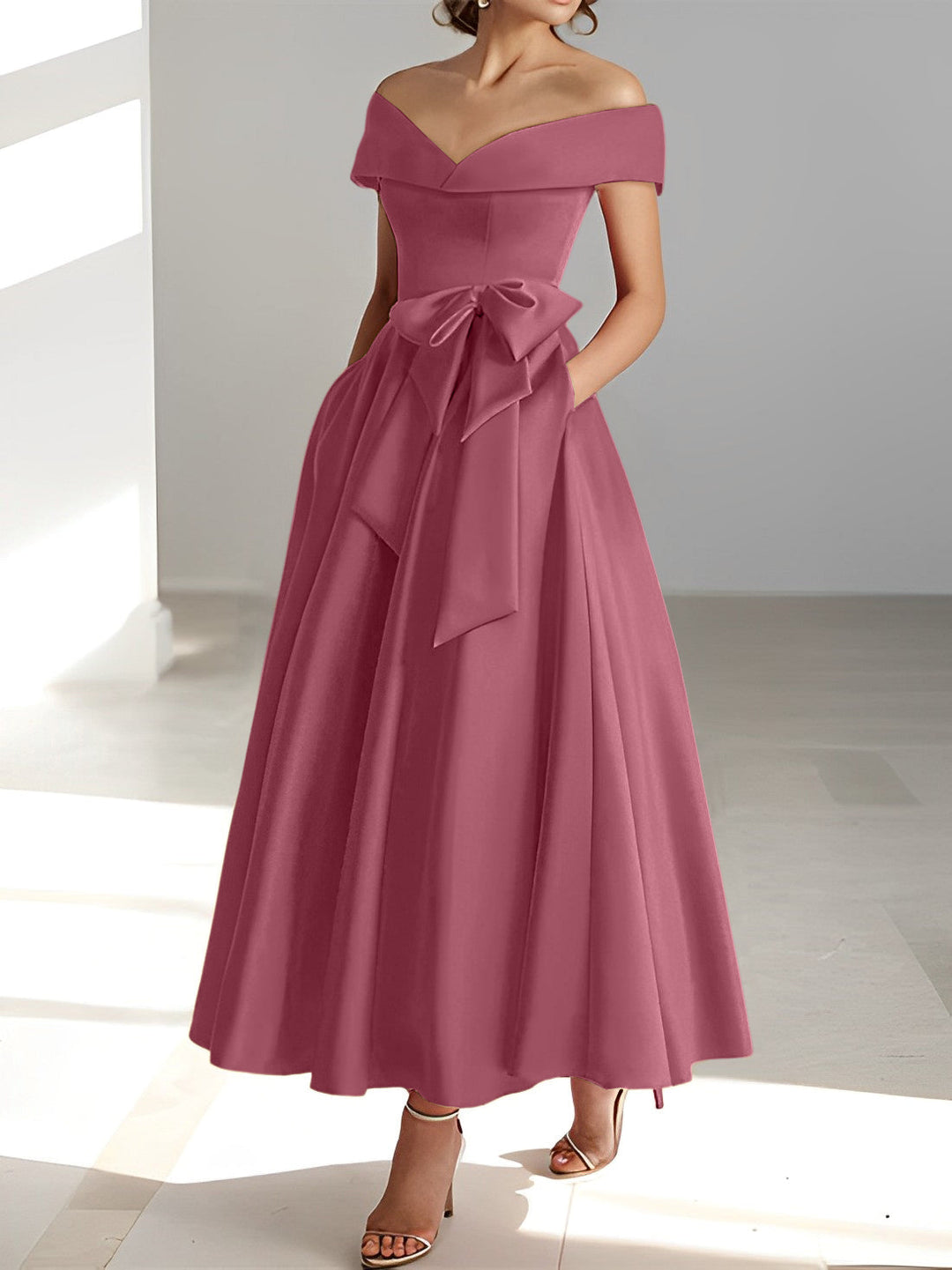Robe de Mère de la Mariée A-Line/Princess à Épaules Dénudées Sans Manches et Longueur Cheville avec Poches