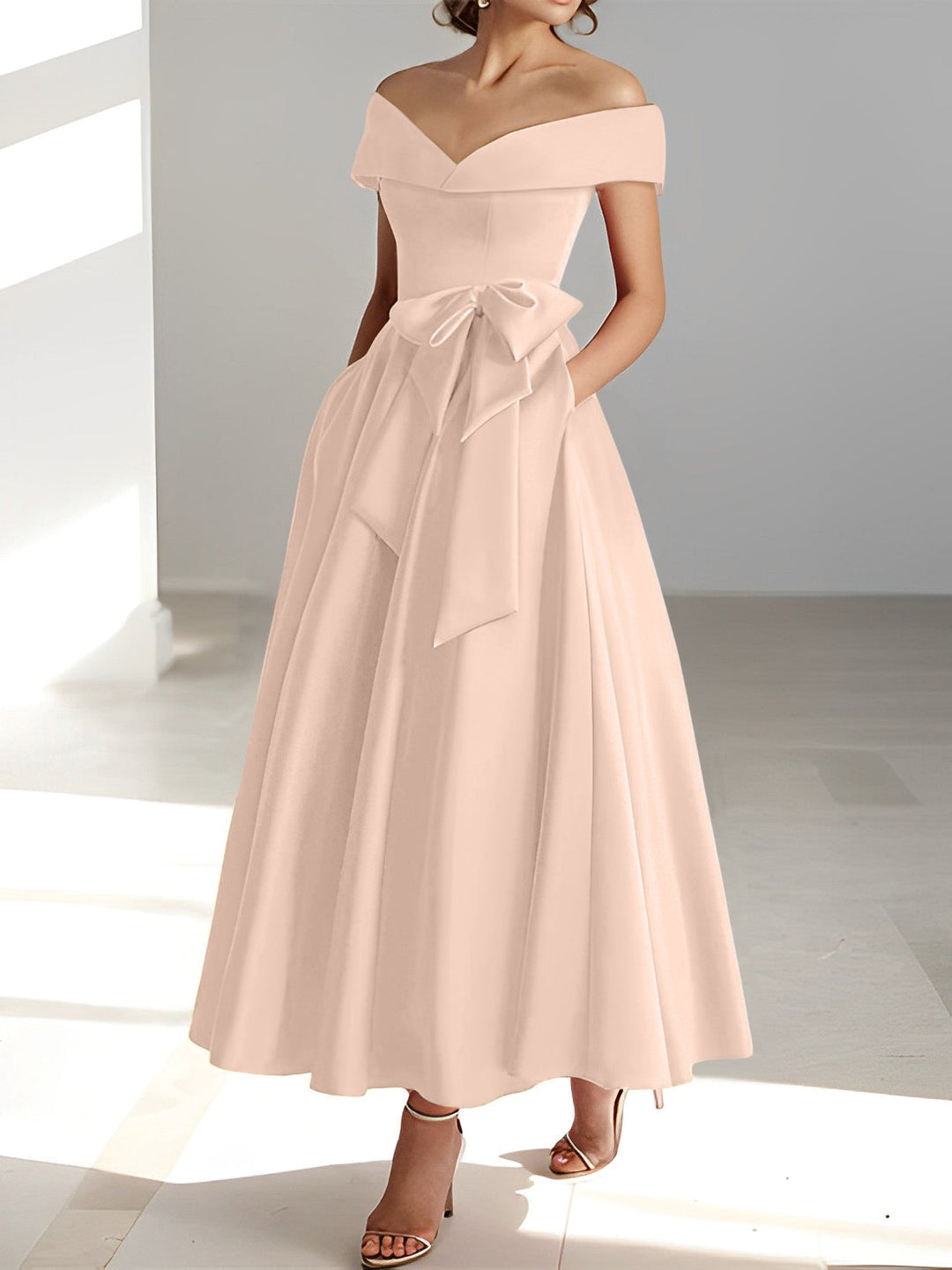 Robe de Mère de la Mariée A-Line/Princess à Épaules Dénudées Sans Manches et Longueur Cheville avec Poches