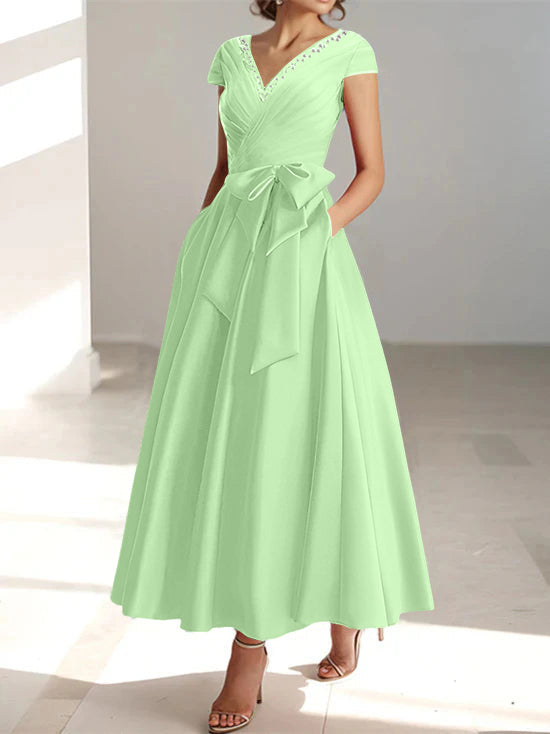 Robe de Mère de la Mariée Coupe A-Line/Princess, Col en V, Manches Courtes, Longueur Cheville, avec Poches et Volants