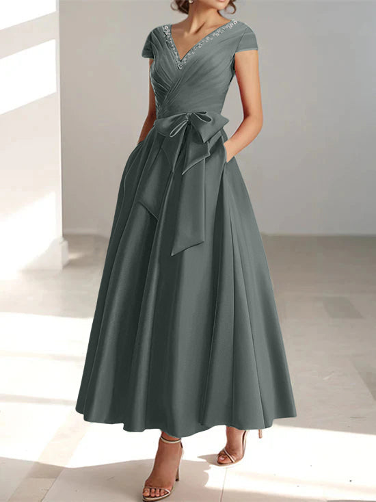 Robe de Mère de la Mariée Coupe A-Line/Princess, Col en V, Manches Courtes, Longueur Cheville, avec Poches et Volants