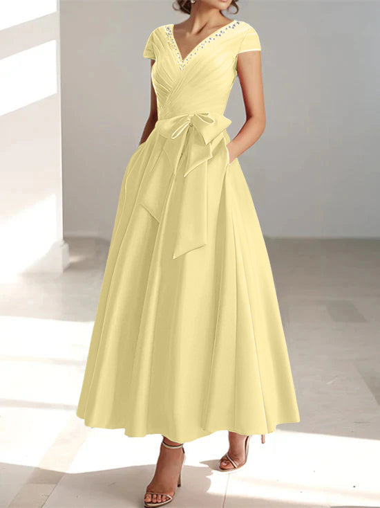 Robe de Mère de la Mariée Coupe A-Line/Princess, Col en V, Manches Courtes, Longueur Cheville, avec Poches et Volants