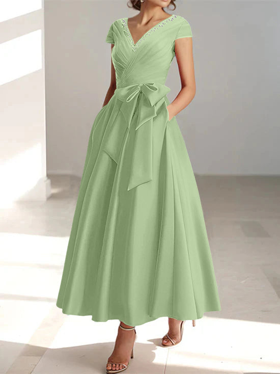 Robe de Mère de la Mariée Coupe A-Line/Princess, Col en V, Manches Courtes, Longueur Cheville, avec Poches et Volants