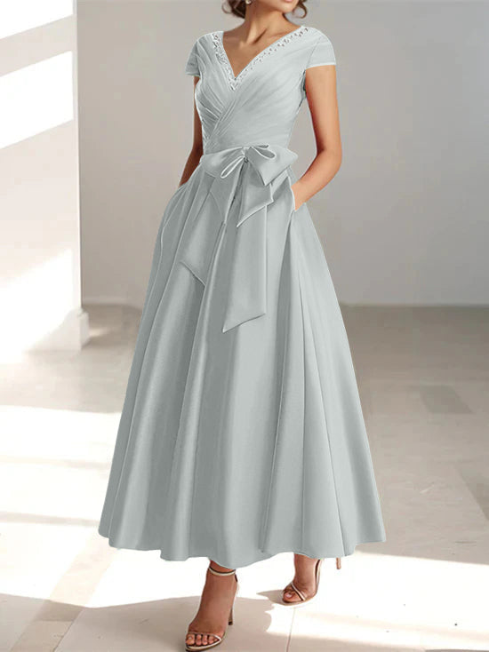Robe de Mère de la Mariée Coupe A-Line/Princess, Col en V, Manches Courtes, Longueur Cheville, avec Poches et Volants