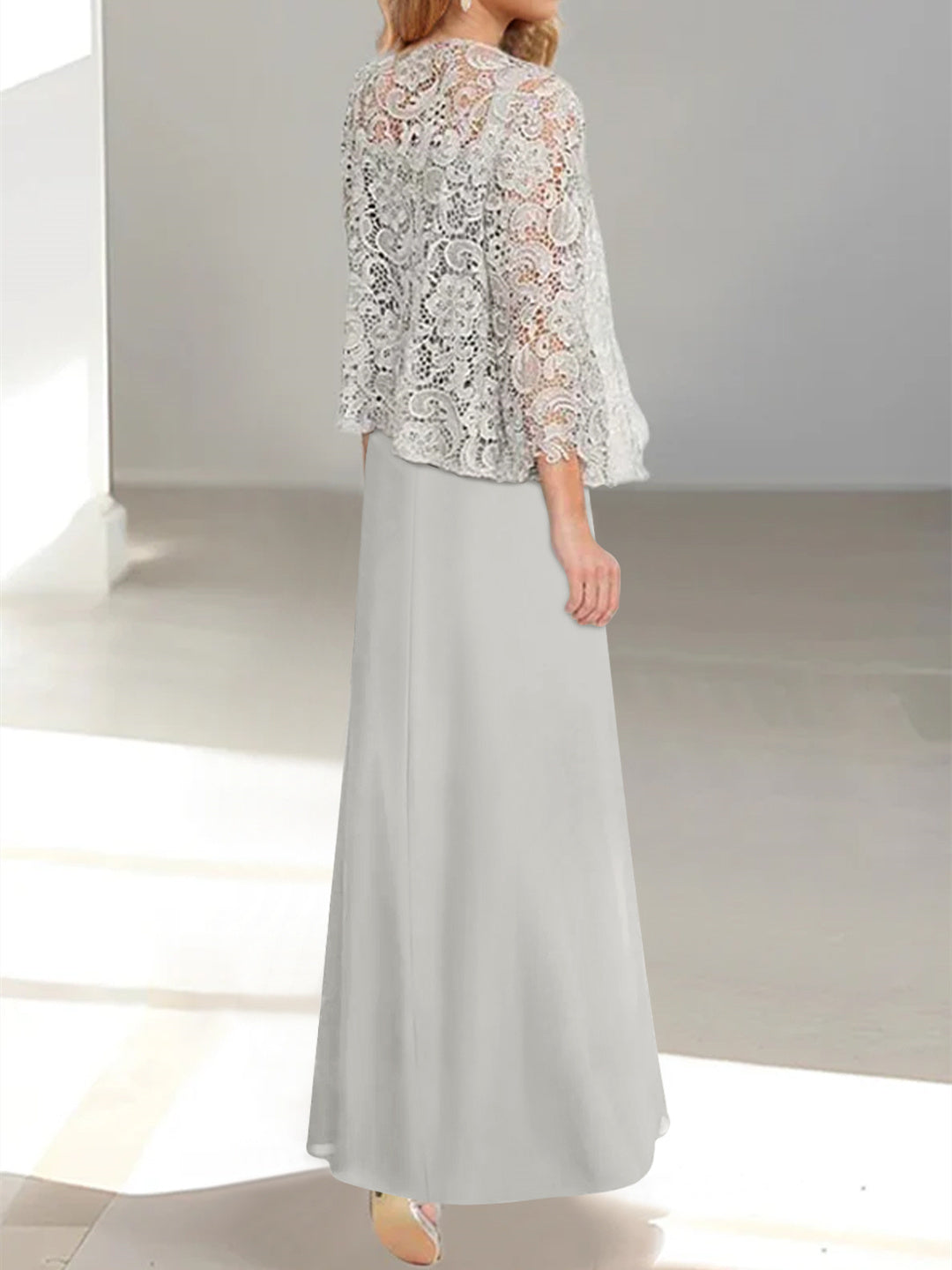 Robe De Mère De La Mariée 2 Pièces Coupe A-line/princesse Avec Décolleté Plongeant Et Longueur Au Sol Et Appliques Plissées Et En Dentelle