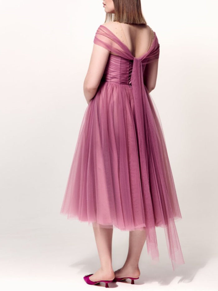 Robe de Cocktail Grande Taille, Coupe A-Line/Princesse, Épaules Dénudées, Manches Courtes, Longueur Genou