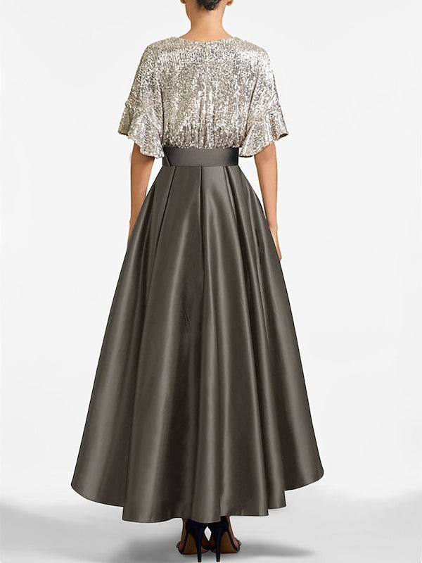 Robe de Cocktail Asymétrique à Manches Courtes et Col en V, Coupe A-Line/Princess