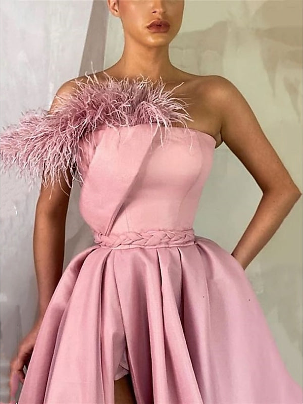Robe de Bal Trapèze Longueur Au Sol Sans Manches à Une Épaule en Satin avec Fente en Plumes