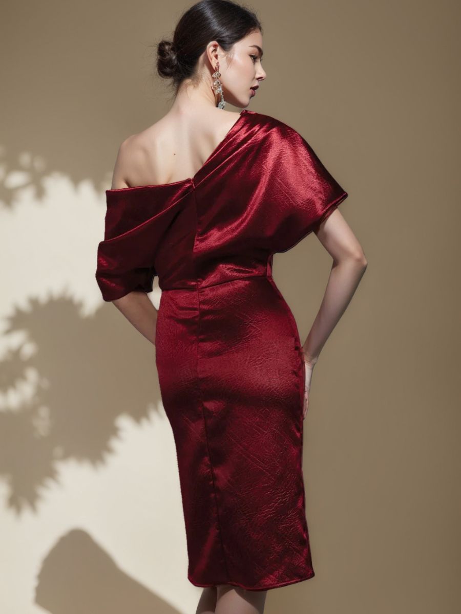 Gaine/Colonne Hors de l'Épaule Manches Courtes Longueur Genou Ruché Robes