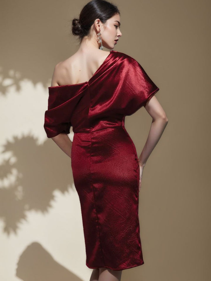 Gaine/Colonne Hors de l'Épaule Manches Courtes Longueur Genou Ruché Robes