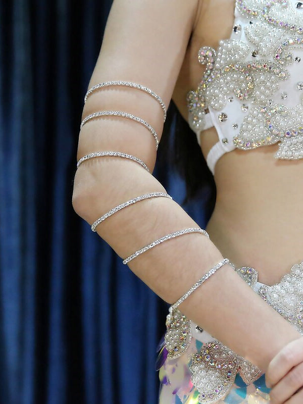 Accessoires de Danse Soutien-Gorge Strass Paillettes Chaîne en Métal Femmes Performance Formation Sans Manches Haute Alliage